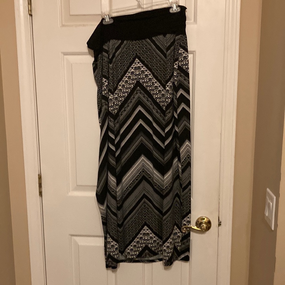 MIDI black, white and silver grey geometric pattern